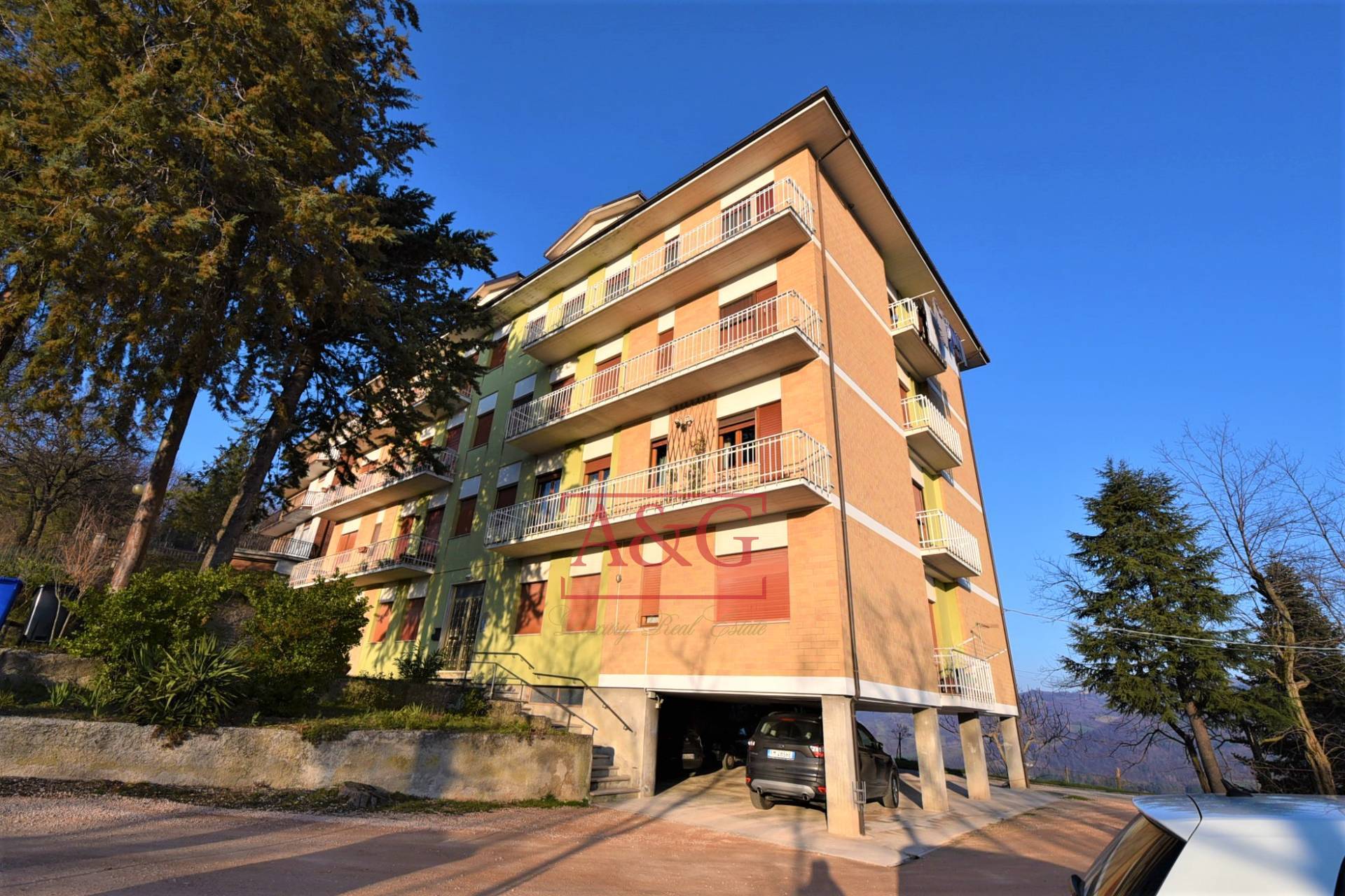 Mansarda in vendita a Amandola, Periferia