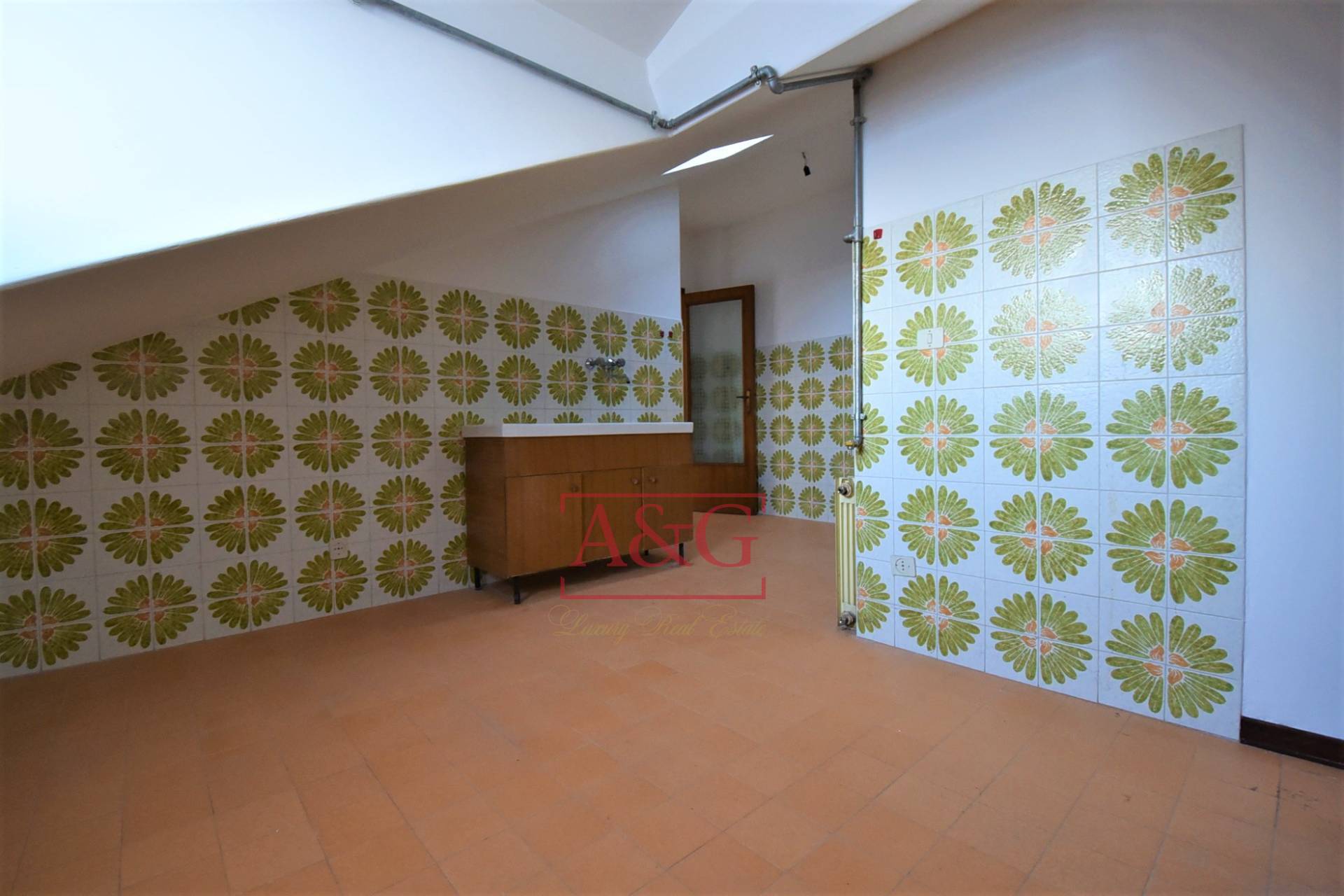 Mansarda in vendita a Amandola, Periferia