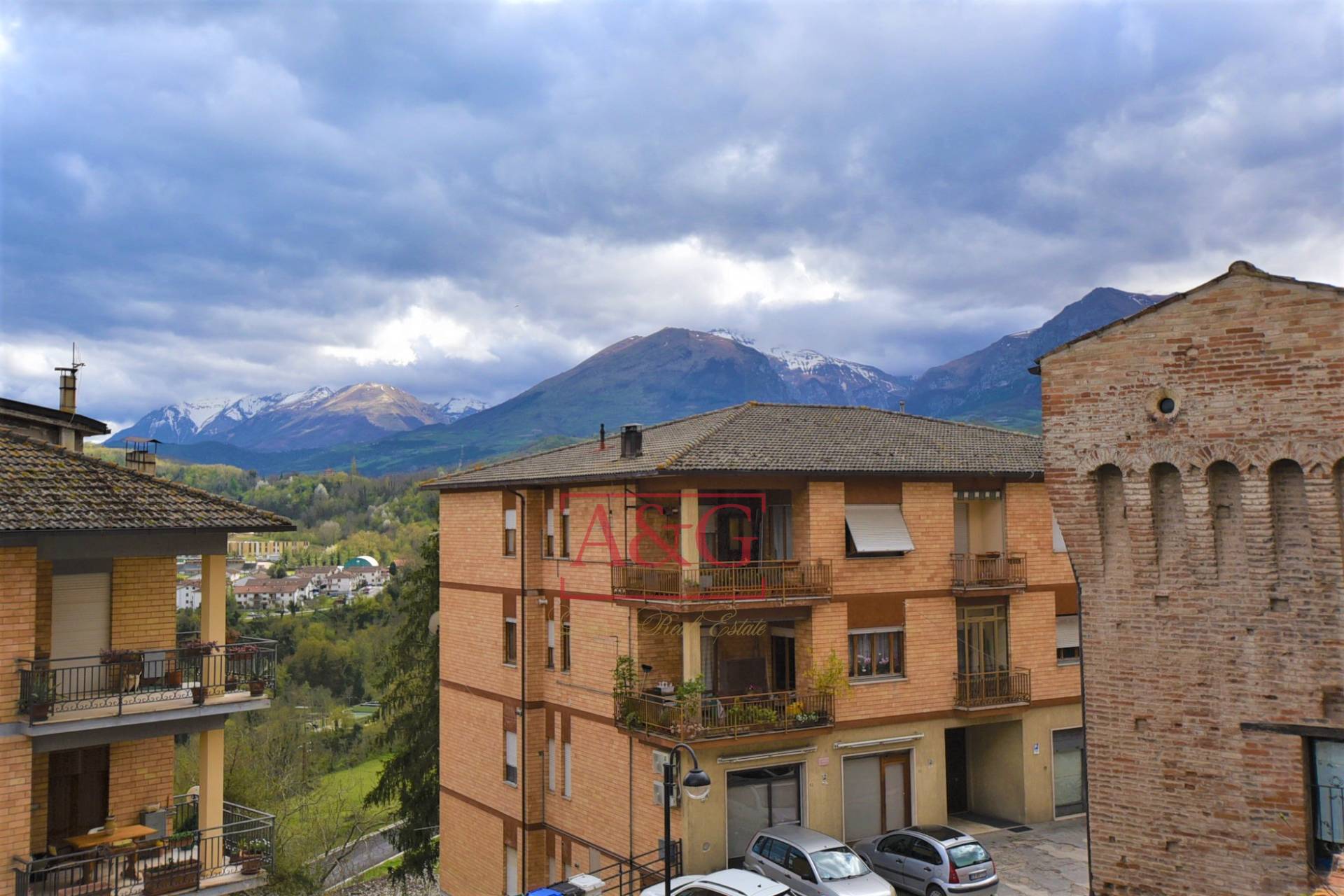 Appartamento in vendita a Amandola, Centro