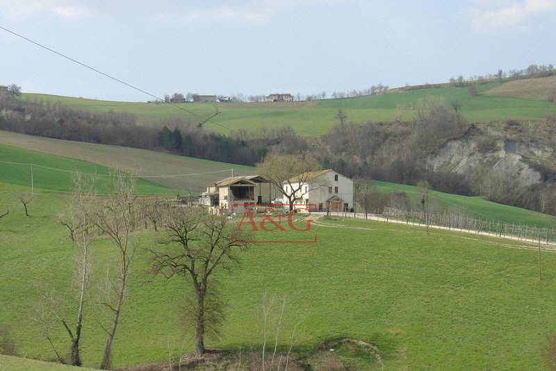 Casa colonica in vendita a Amandola, Campagna