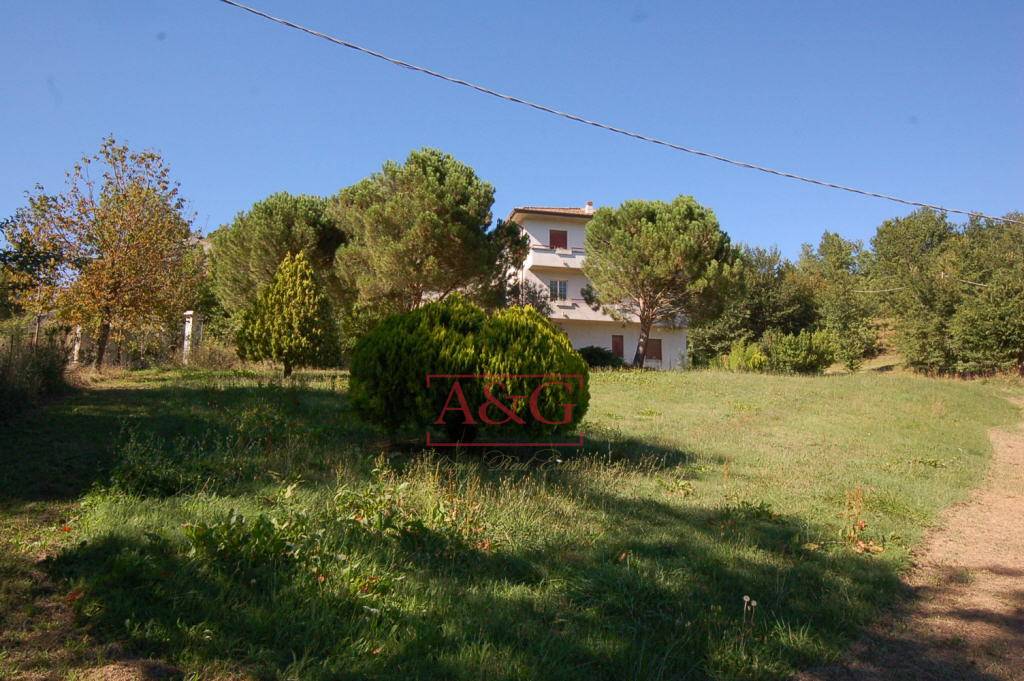 Appartamento in vendita a Amandola, Campagna