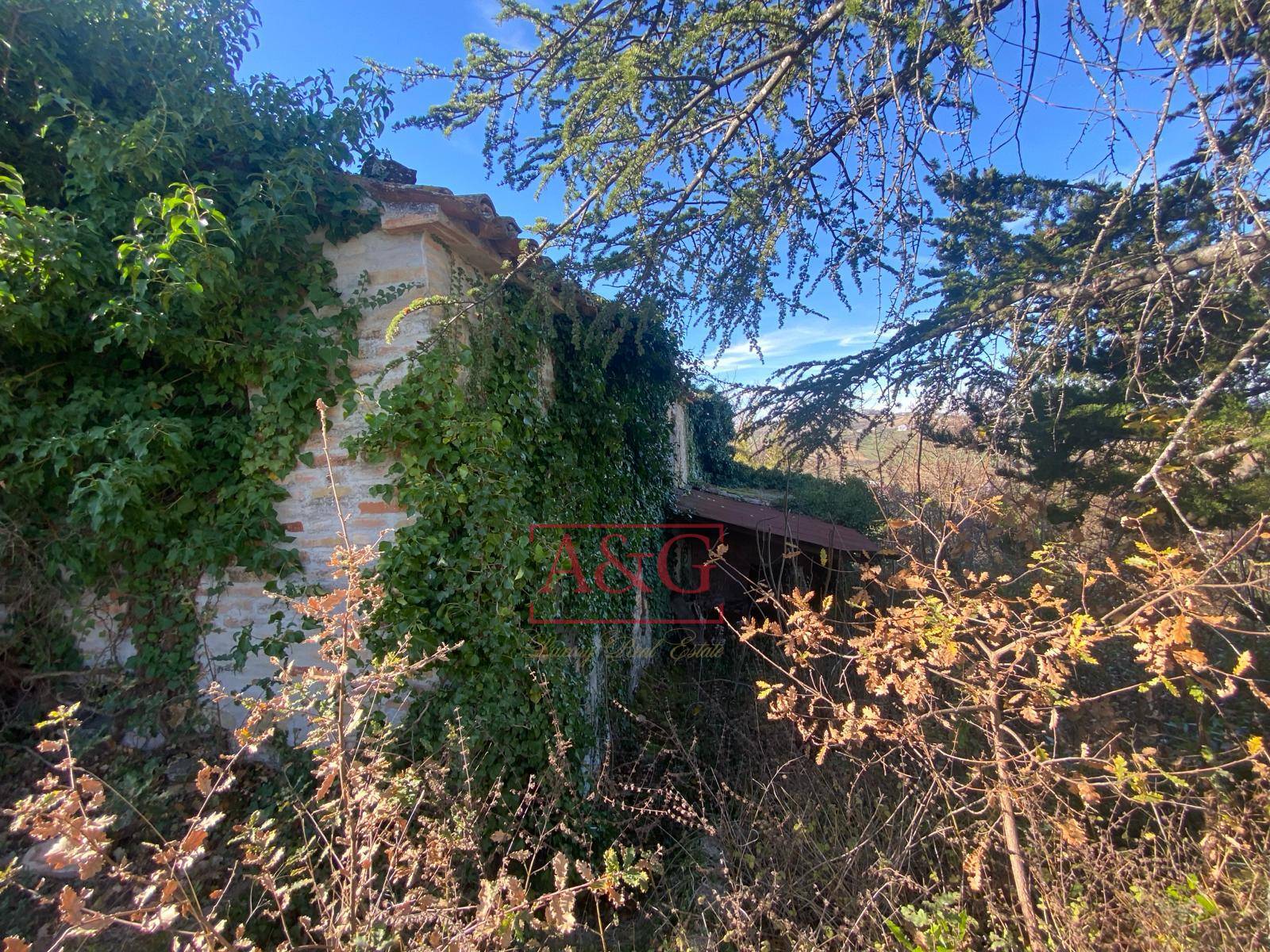 Casa colonica in vendita a Ripe San Ginesio, CAMPAGNA