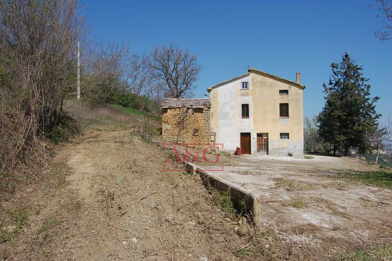 Casa colonica in vendita a Force, Periferia