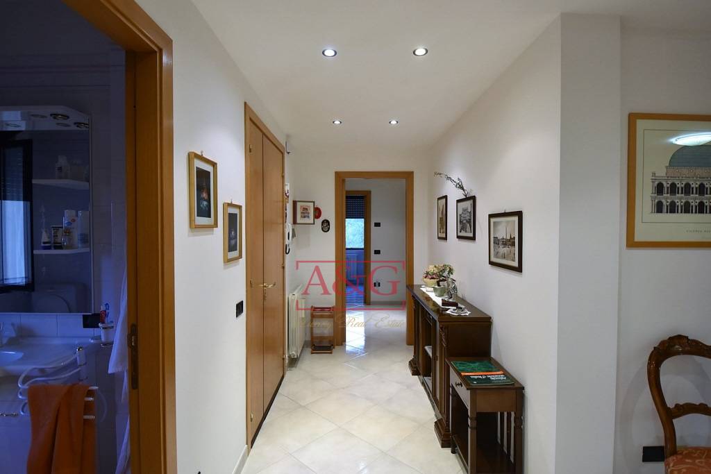 Appartamento in vendita a Sarnano, Campagna