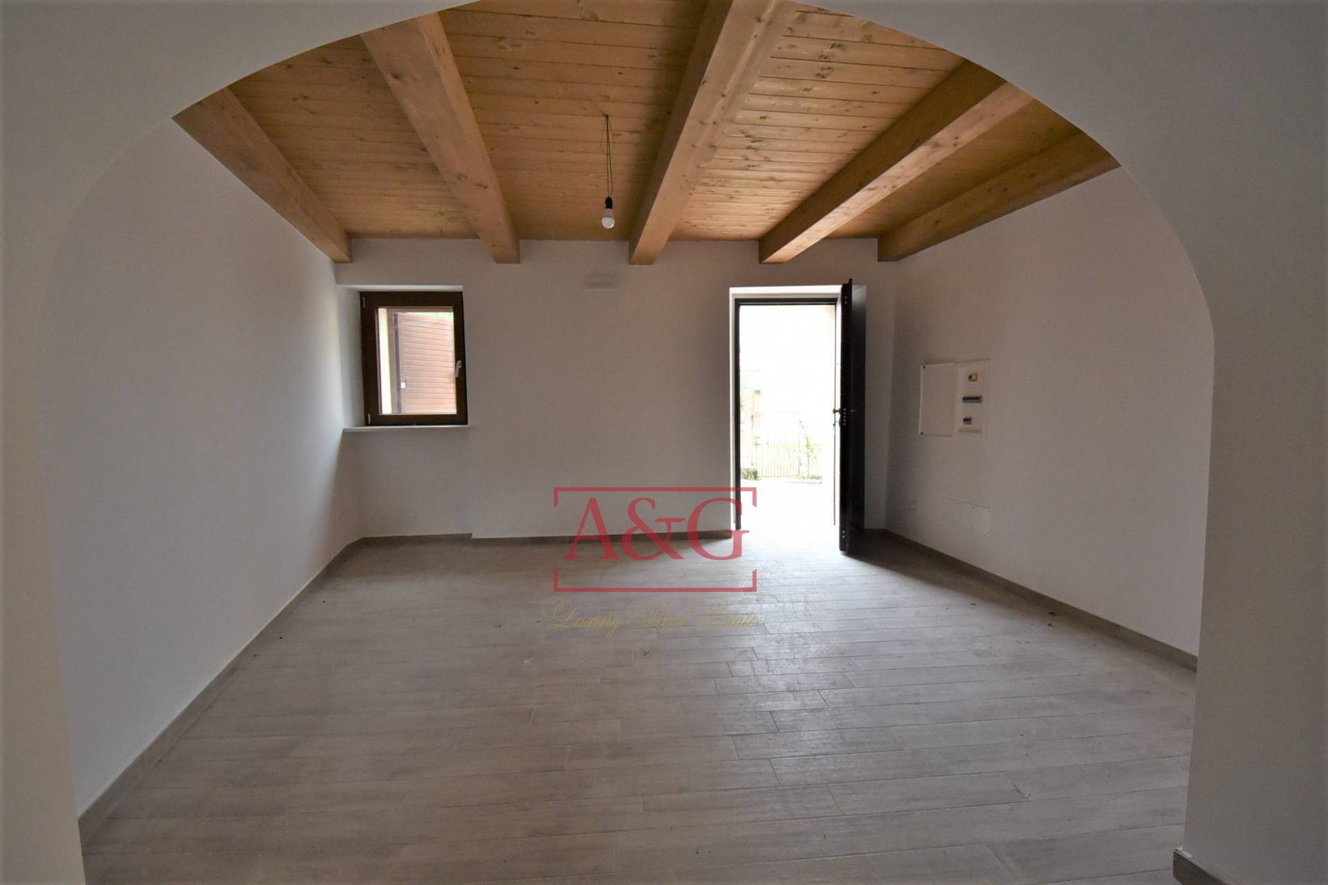 Casa cielo-terra in vendita a Amandola, Campagna