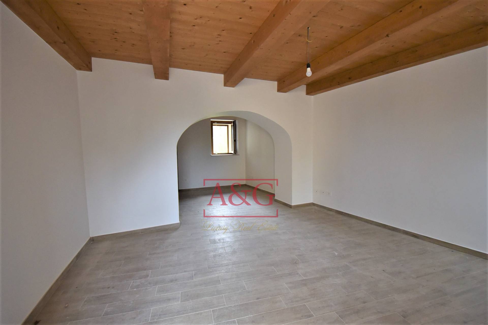 Casa cielo-terra in vendita a Amandola, Campagna