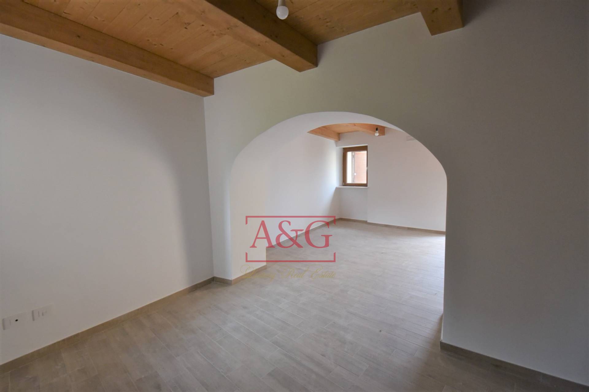 Casa cielo-terra in vendita a Amandola, Campagna