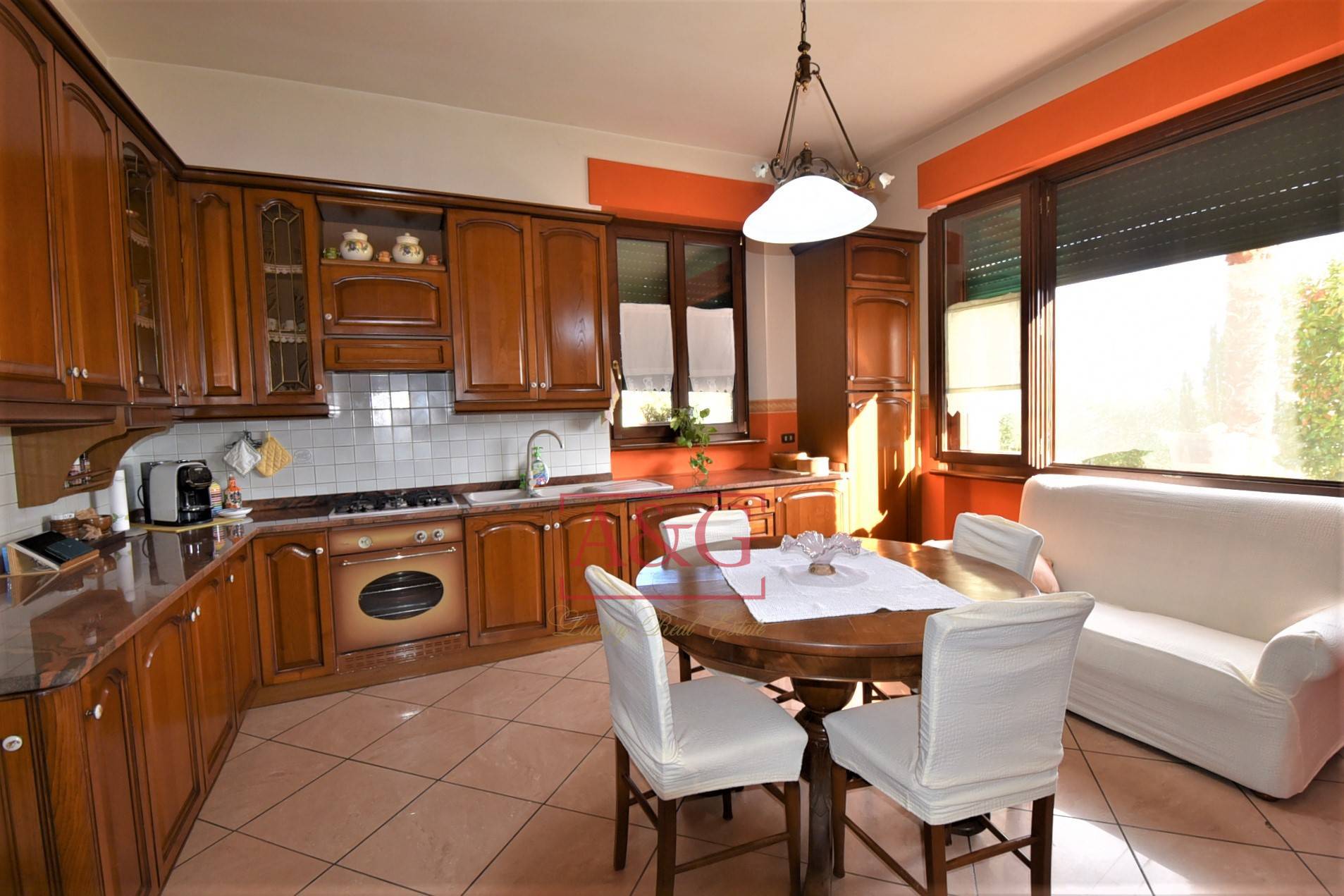 Appartamento in vendita a Amandola, Periferia