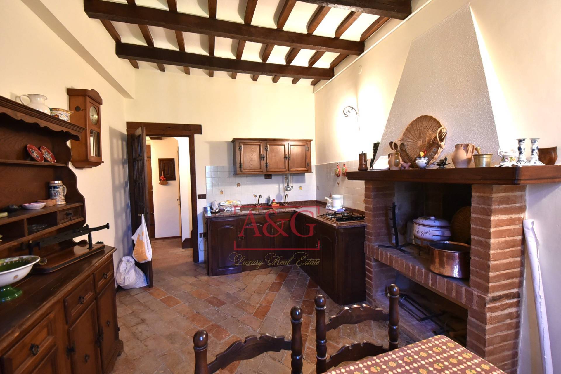 Casa cielo-terra in vendita a Montefortino, Centro Storico