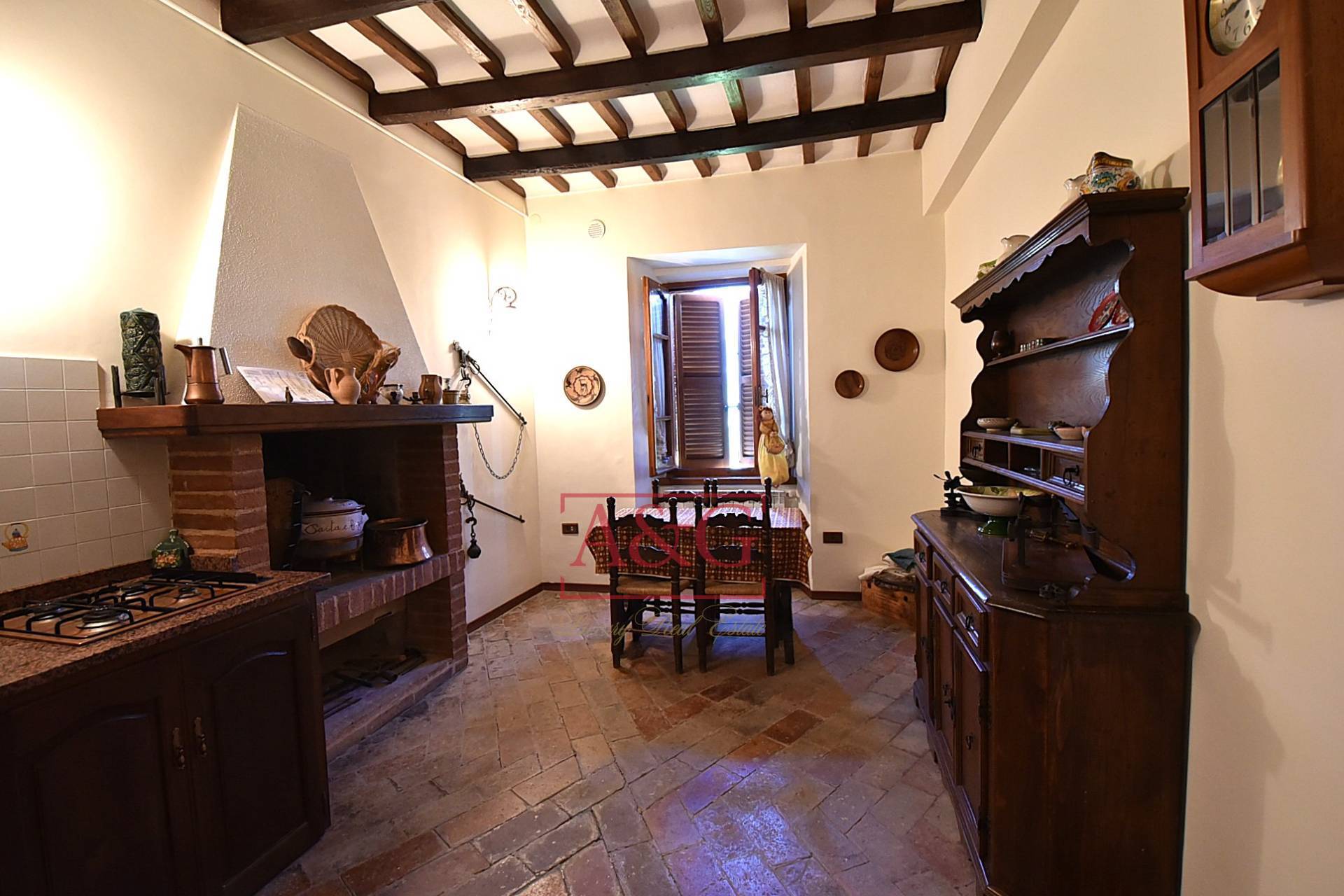 Casa cielo-terra in vendita a Montefortino, Centro Storico