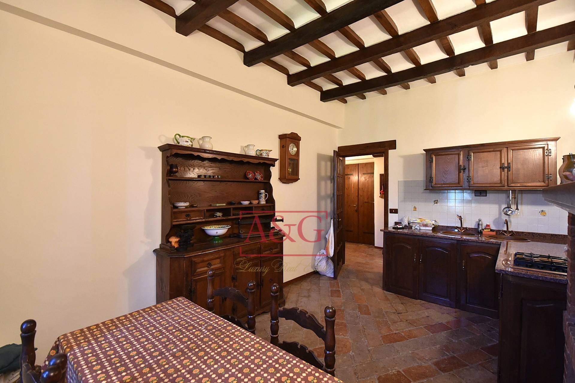 Casa cielo-terra in vendita a Montefortino, Centro Storico