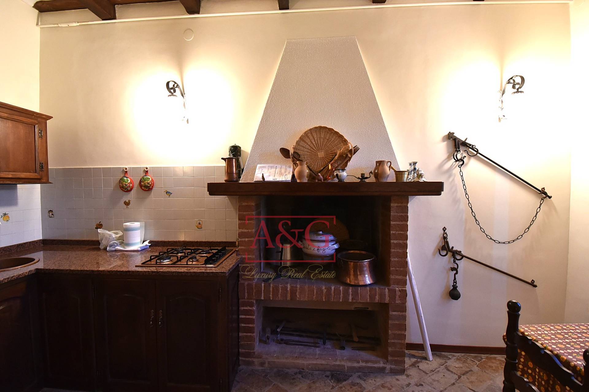 Casa cielo-terra in vendita a Montefortino, Centro Storico