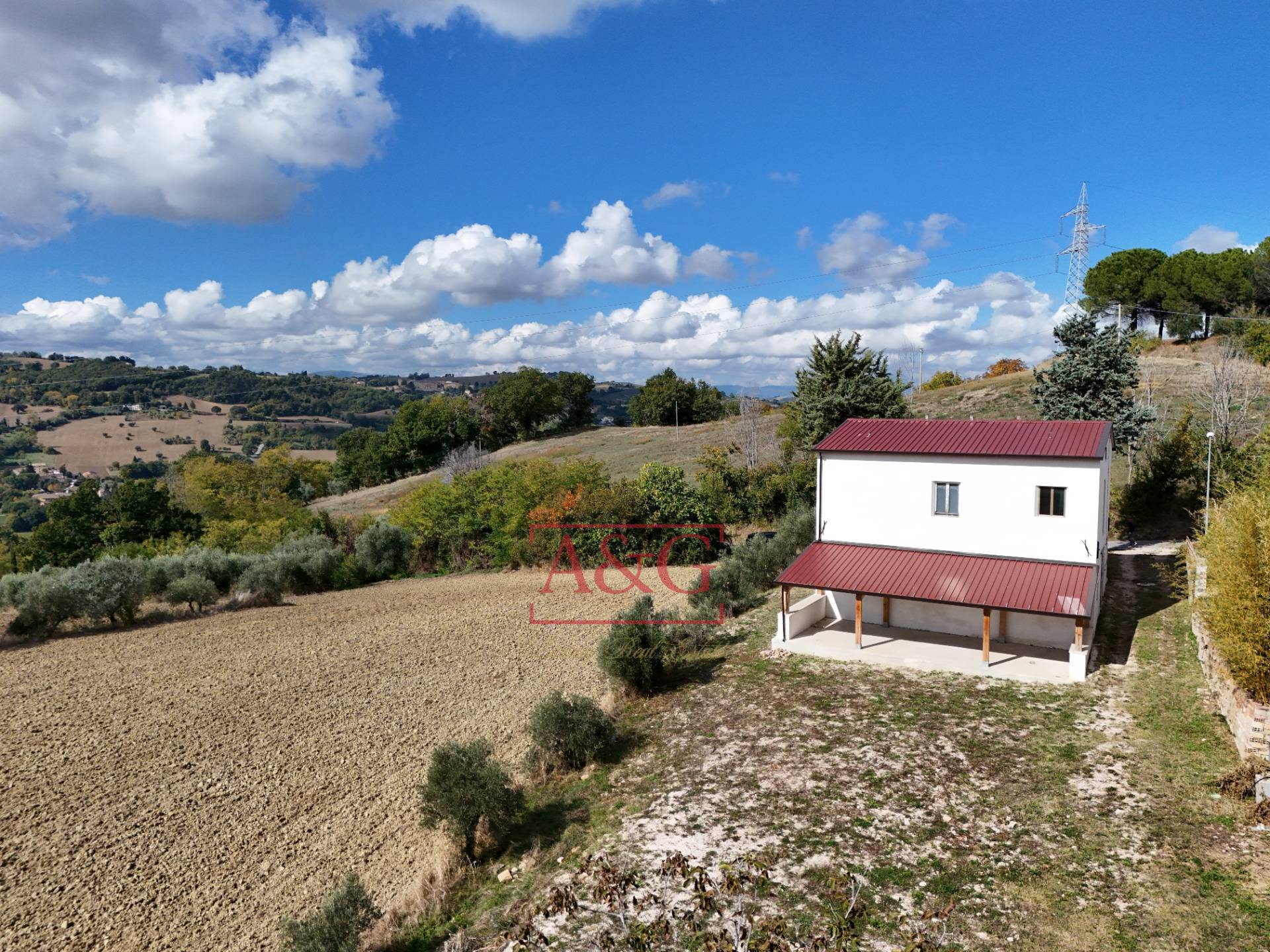 Casa singola in vendita a Ripe San Ginesio