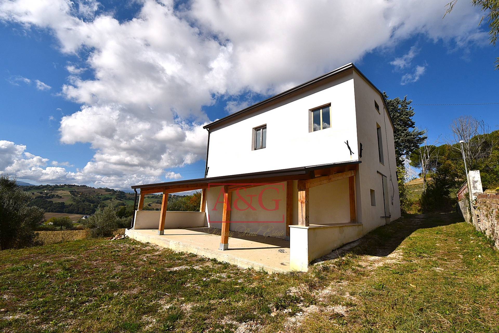 Casa singola in vendita a Ripe San Ginesio