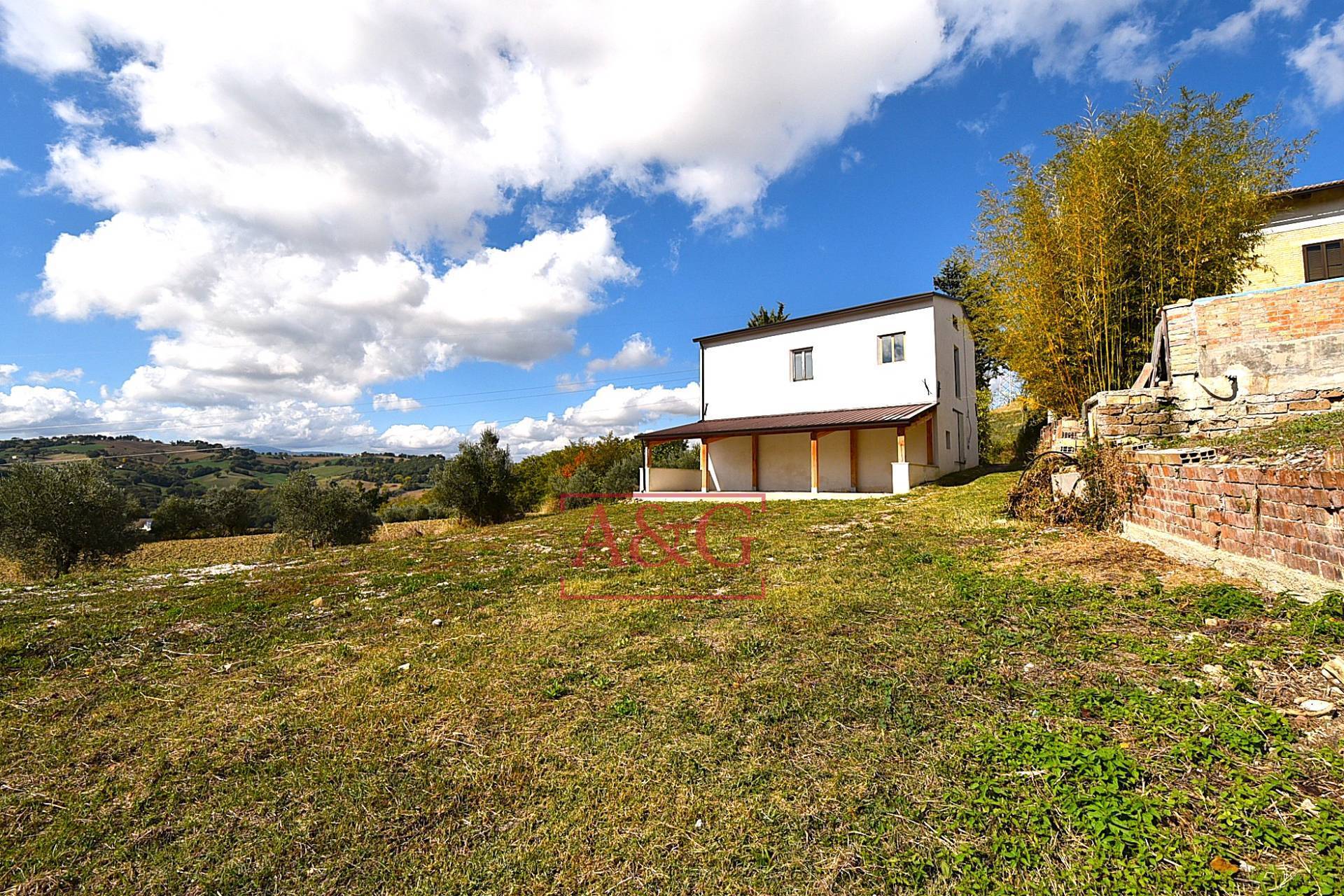 Casa singola in vendita a Ripe San Ginesio