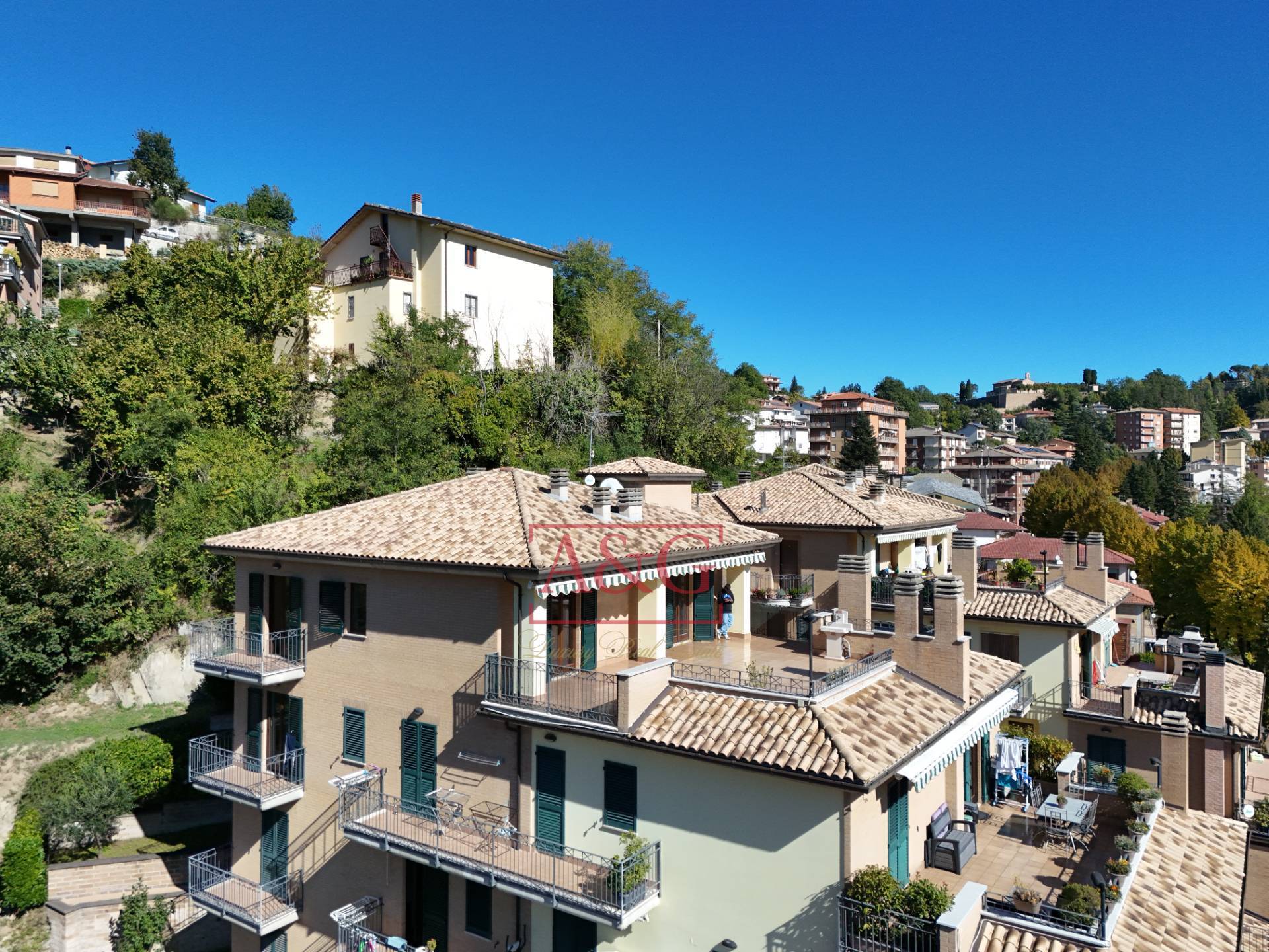 Appartamento in vendita a Amandola, Centro