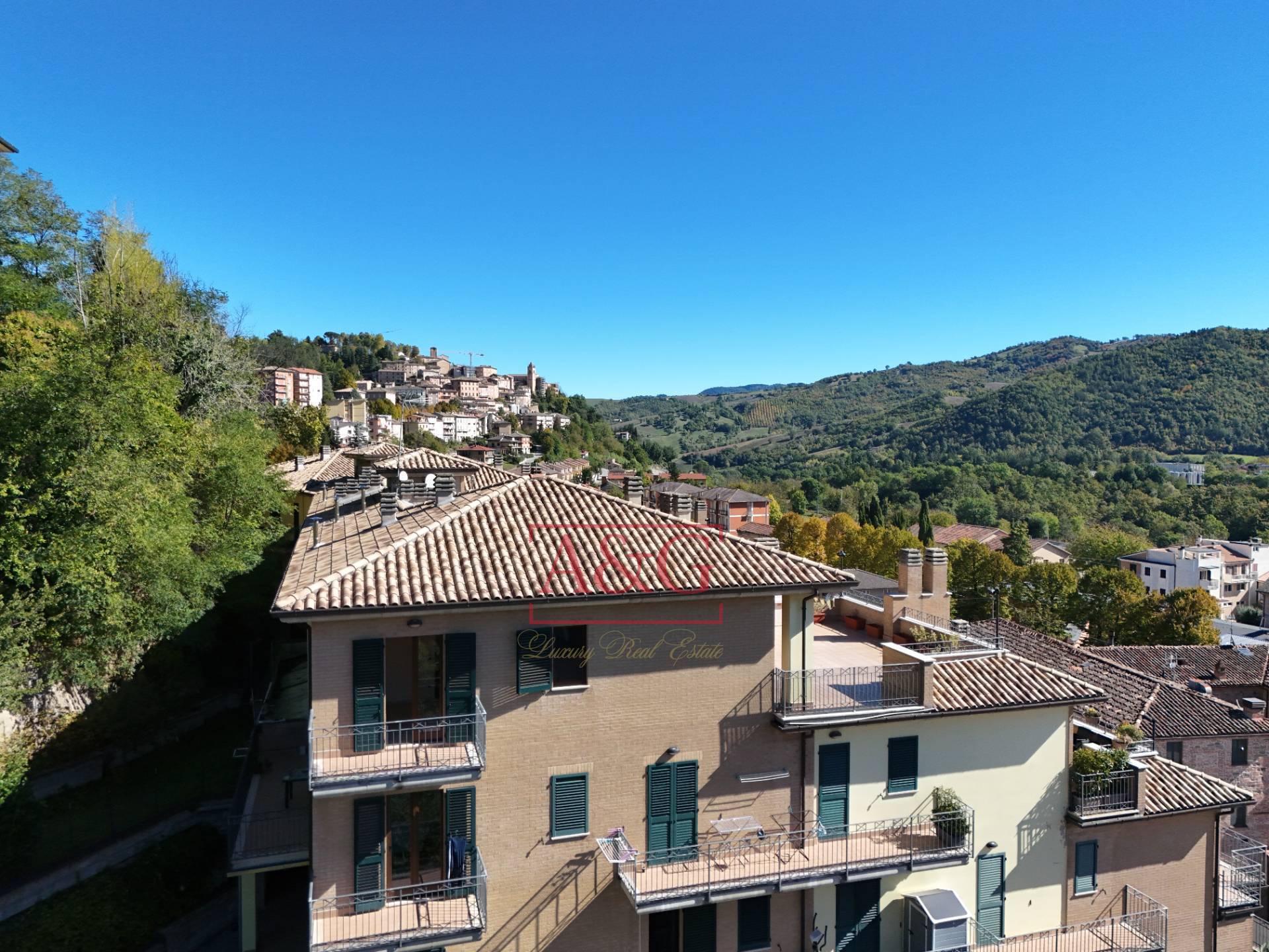 Appartamento in vendita a Amandola, Centro