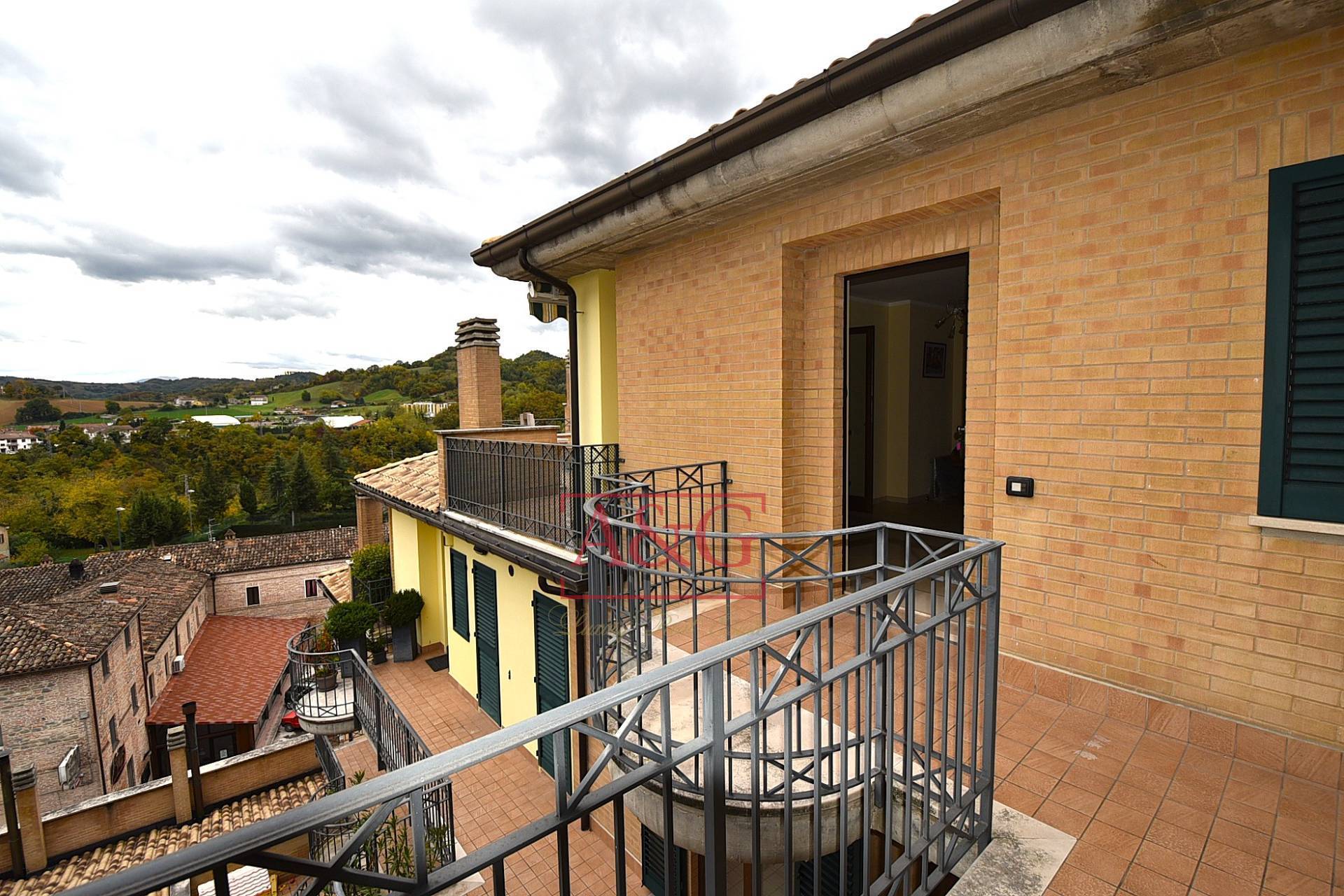 Appartamento in vendita a Amandola, Centro