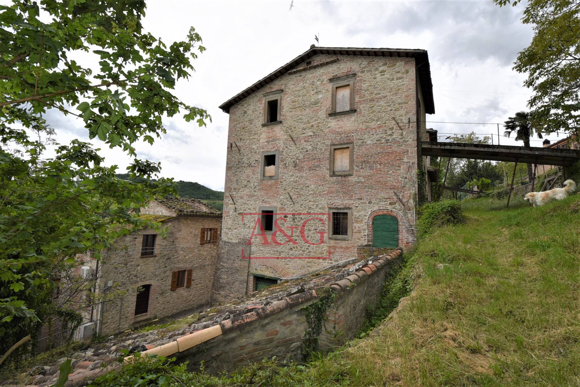 Casa cielo-terra in vendita a Montefortino, Collina