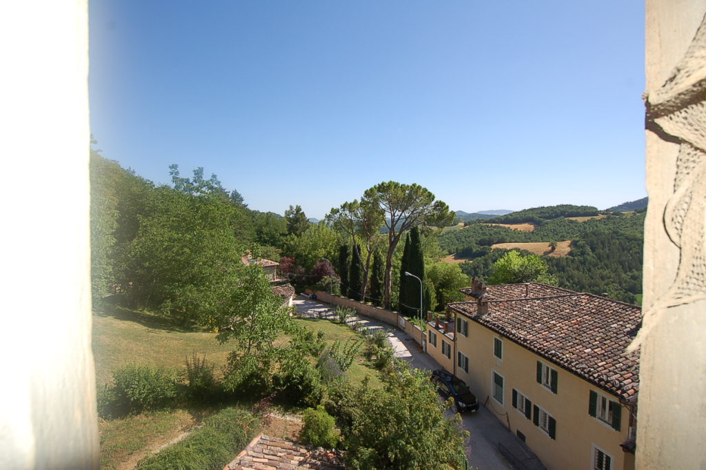 Casa cielo-terra in vendita a Montefortino, Collina
