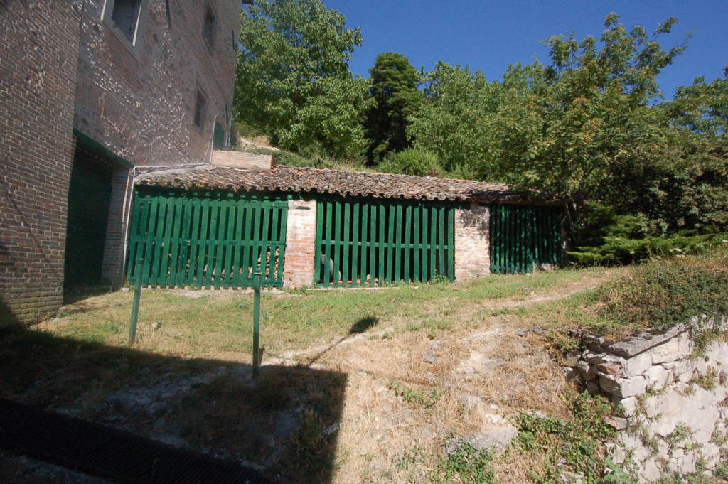 Casa cielo-terra in vendita a Montefortino, Collina