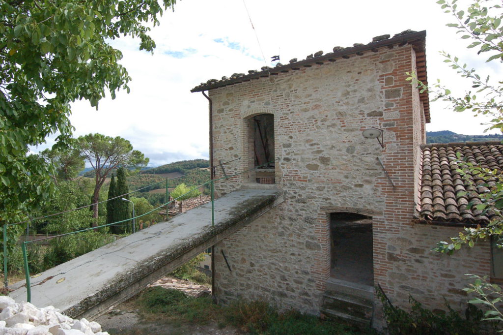 Casa cielo-terra in vendita a Montefortino, Collina