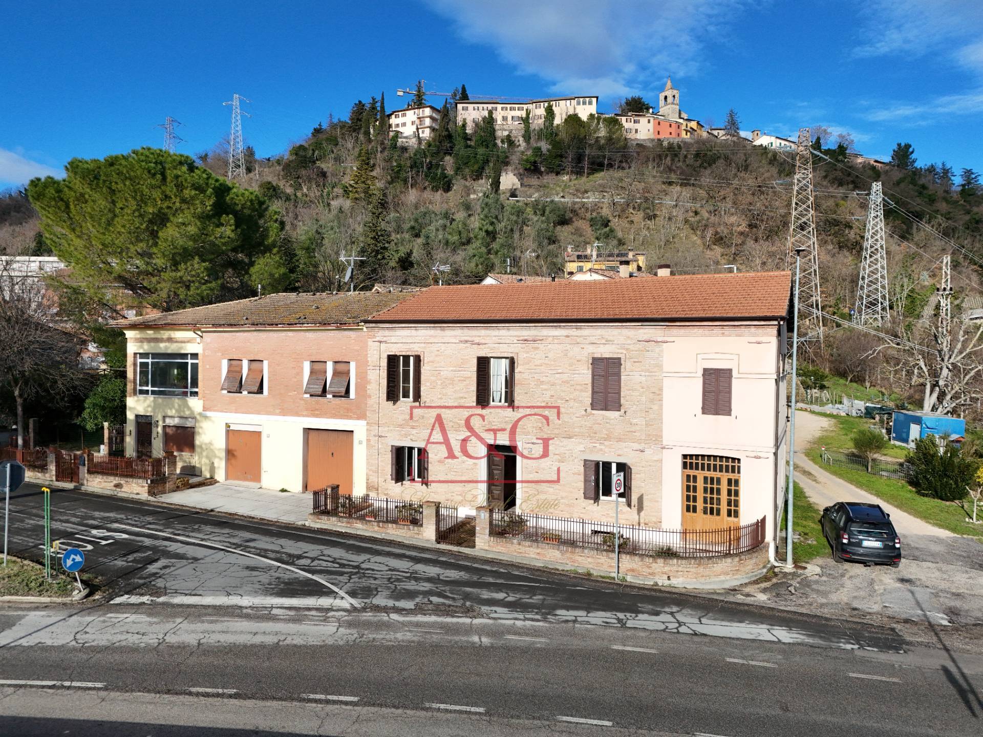 Casa singola in vendita a Belforte del Chienti