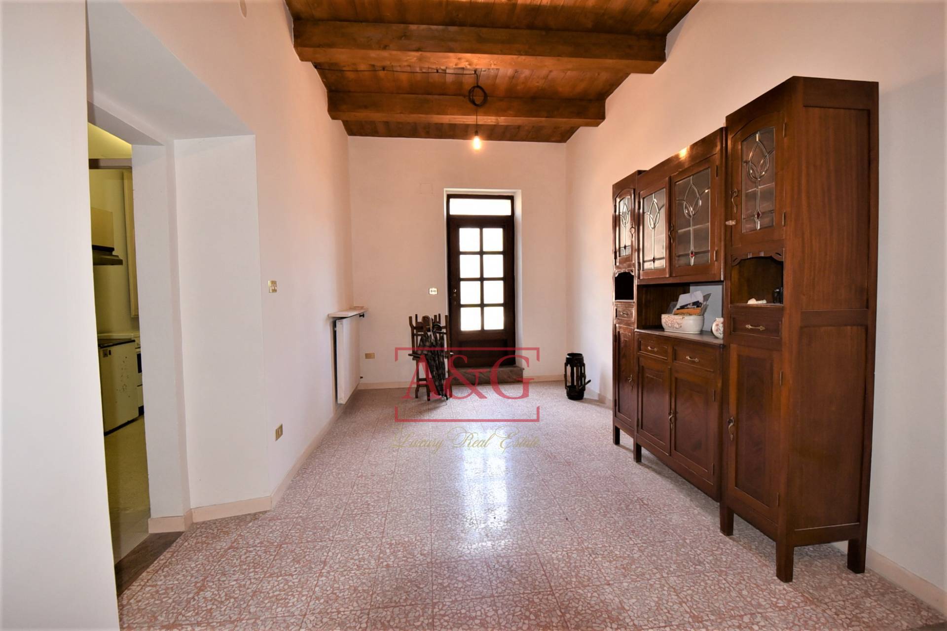 Casa singola in vendita a Belforte del Chienti