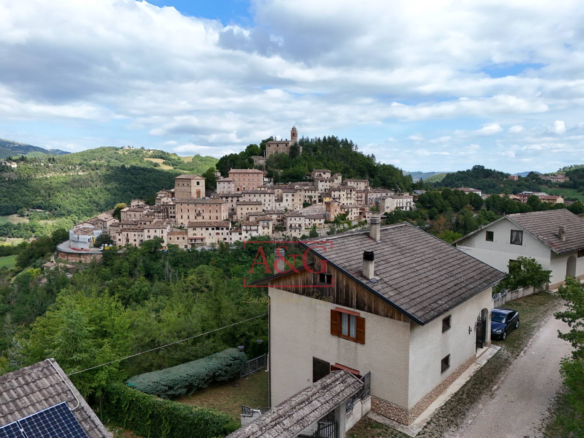 Villa in vendita a Montefortino, Periferia