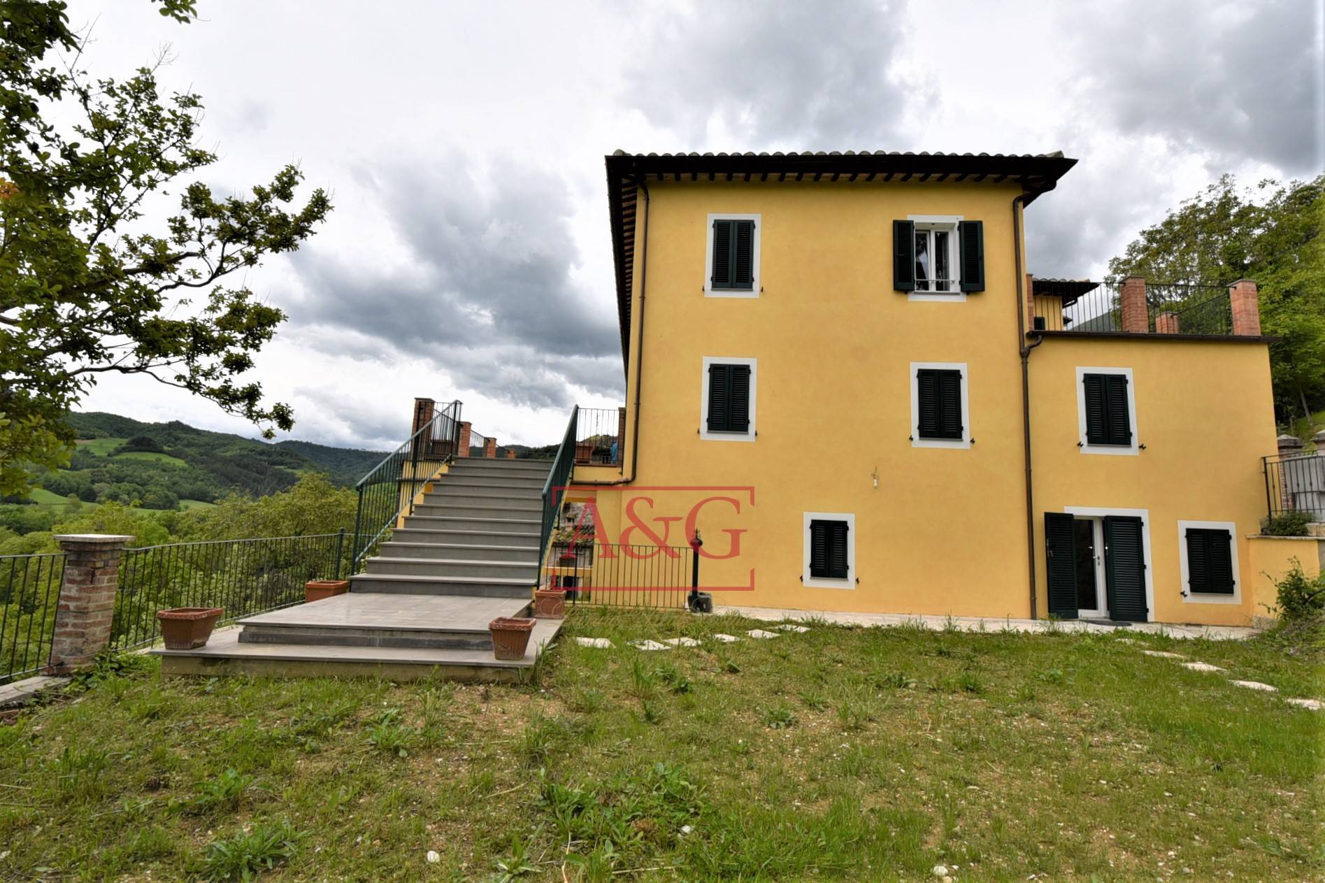 Villa in vendita a Montefortino, Collina