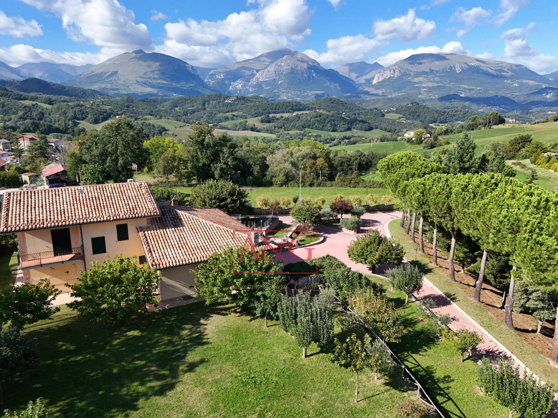 Villa in vendita a Amandola, Campagna