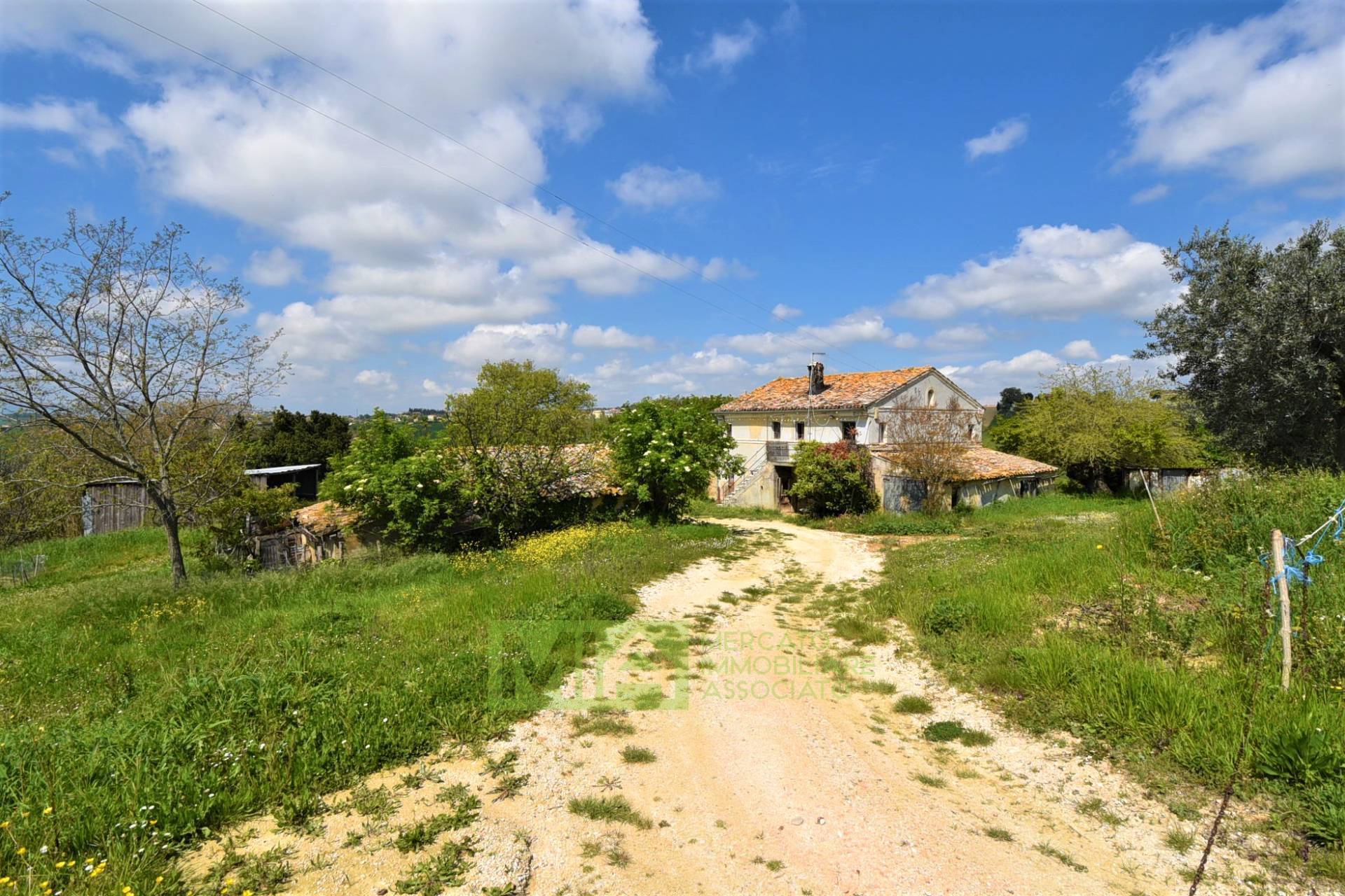 Casa colonica in vendita a Recanati, CAMPAGNA
