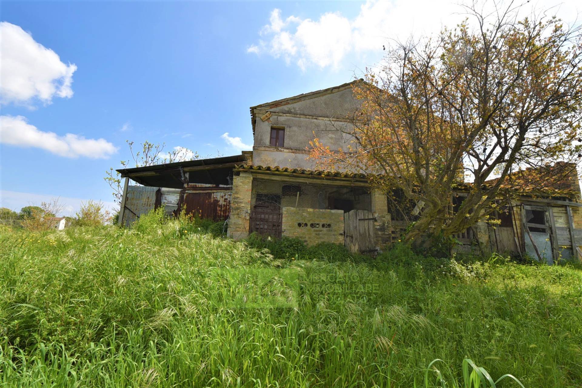 Casa colonica in vendita a Recanati, CAMPAGNA