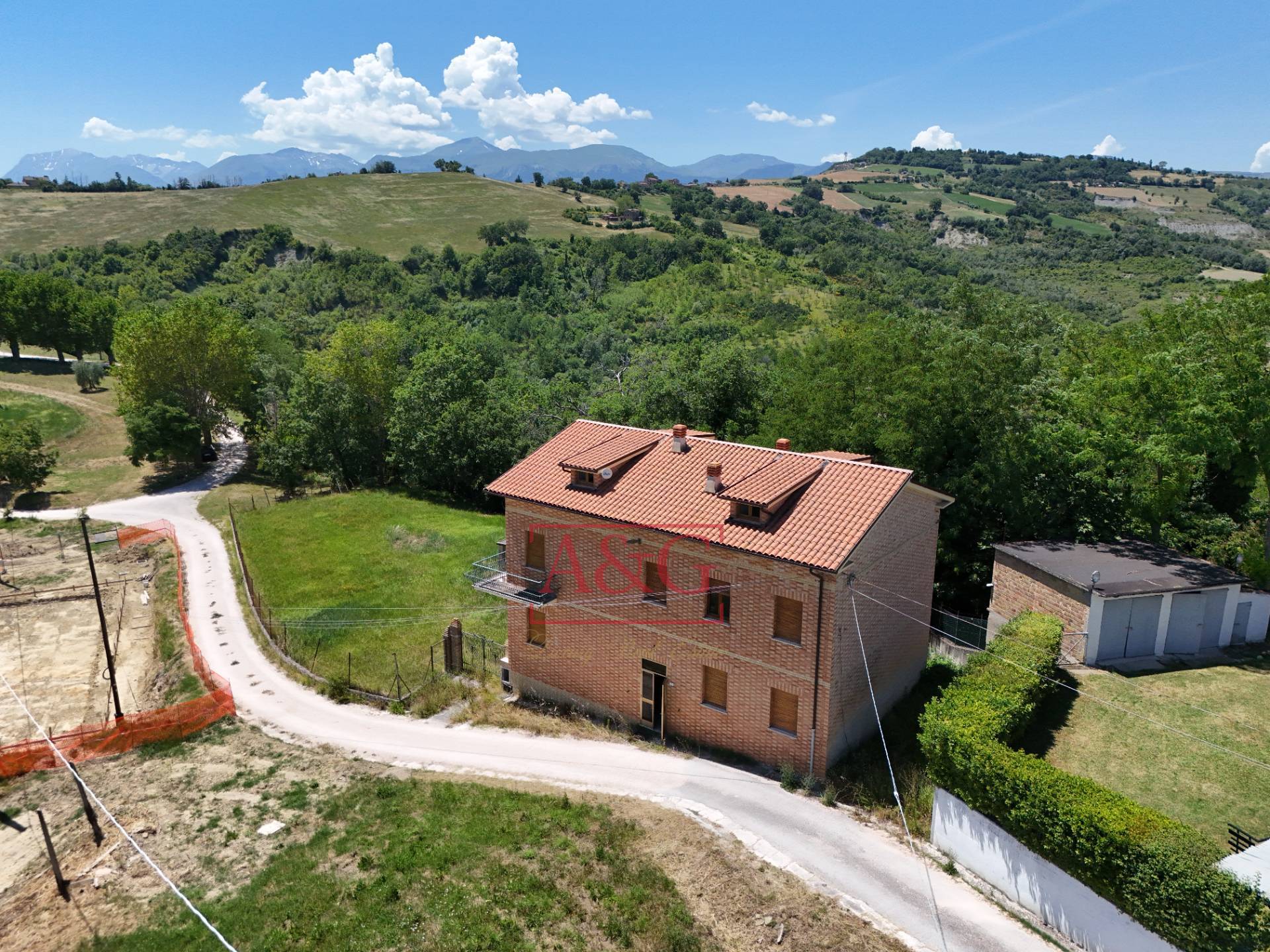 Casa singola in vendita a Penna San Giovanni, CAMPAGNA