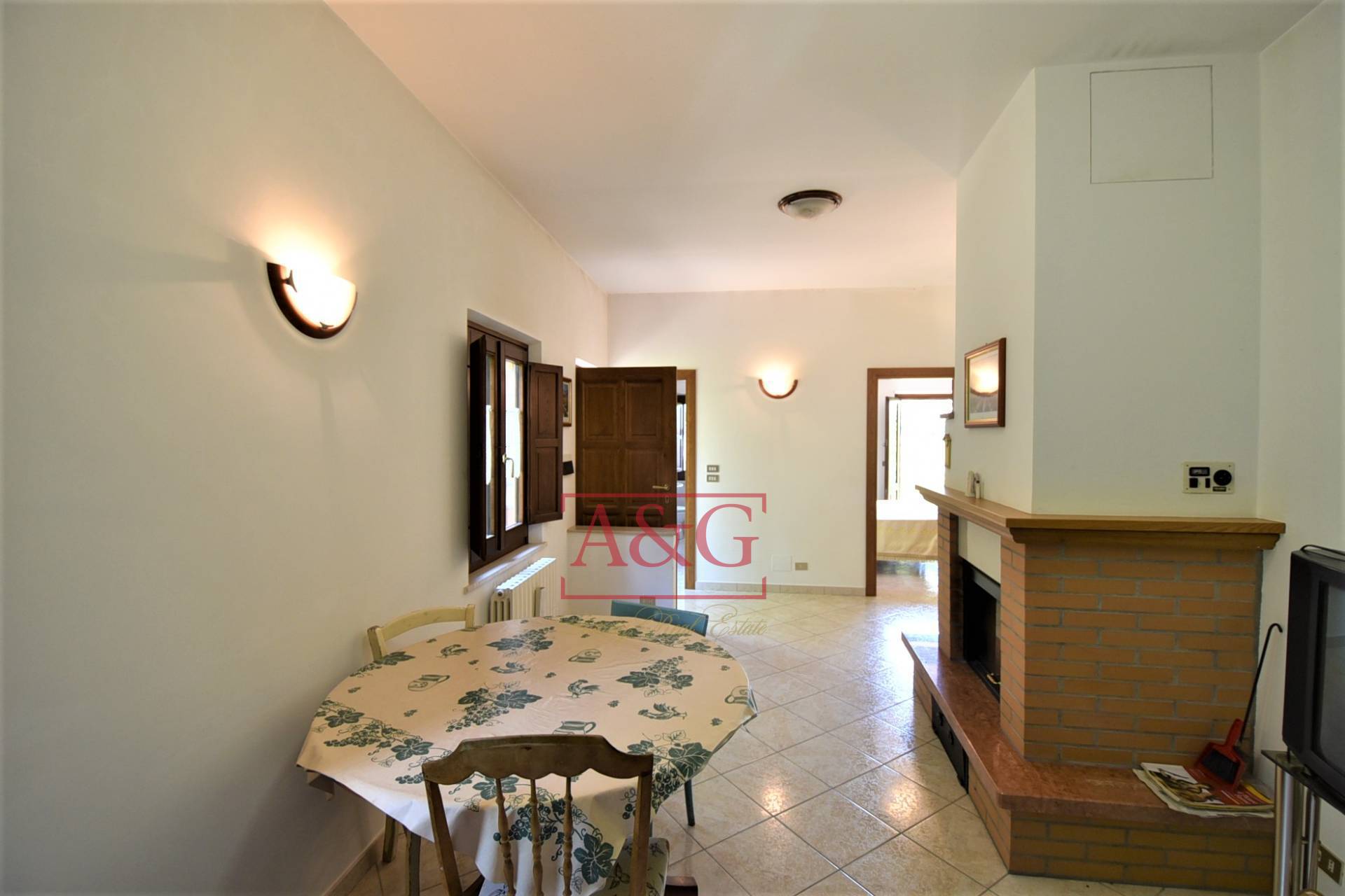 Appartamento in vendita a Amandola, Campagna