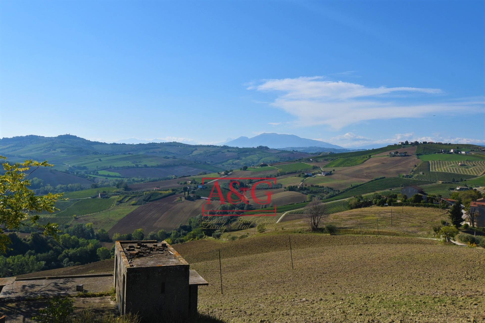 Terreno Agricolo in vendita a Carassai, Periferia