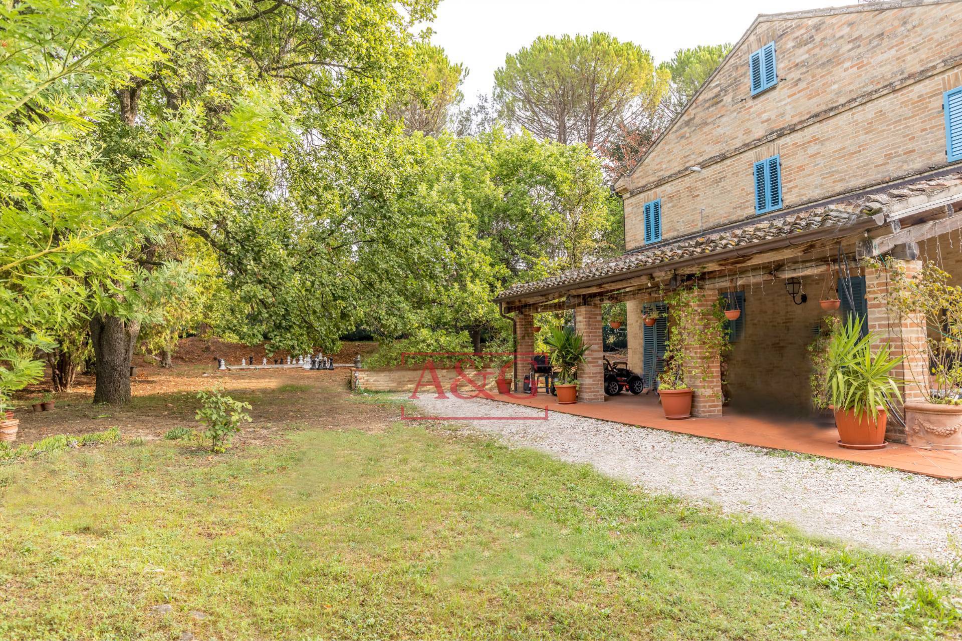 Villa in vendita a Monte Vidon Corrado, CAMPAGNA