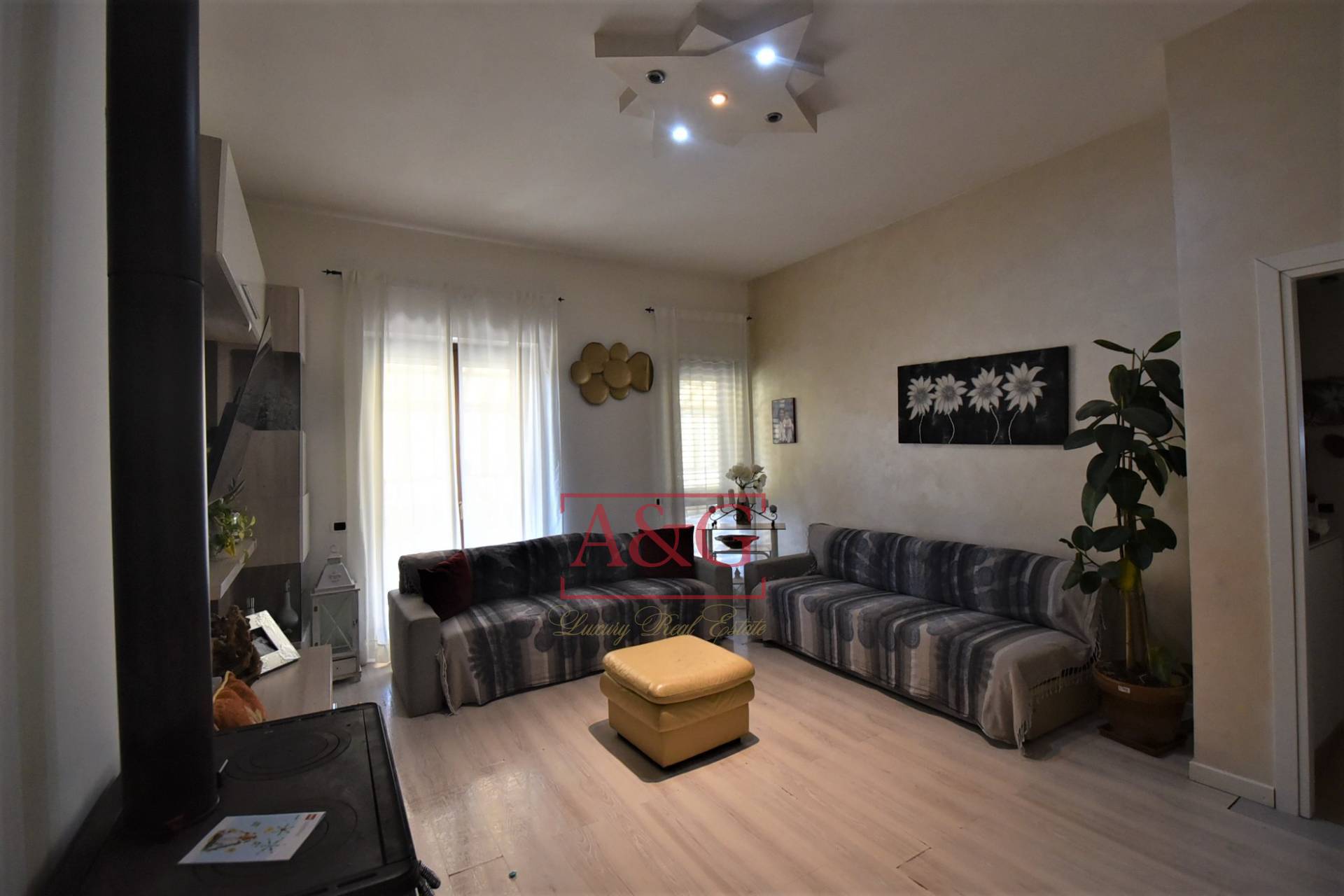 Appartamento in vendita a Amandola, Centro