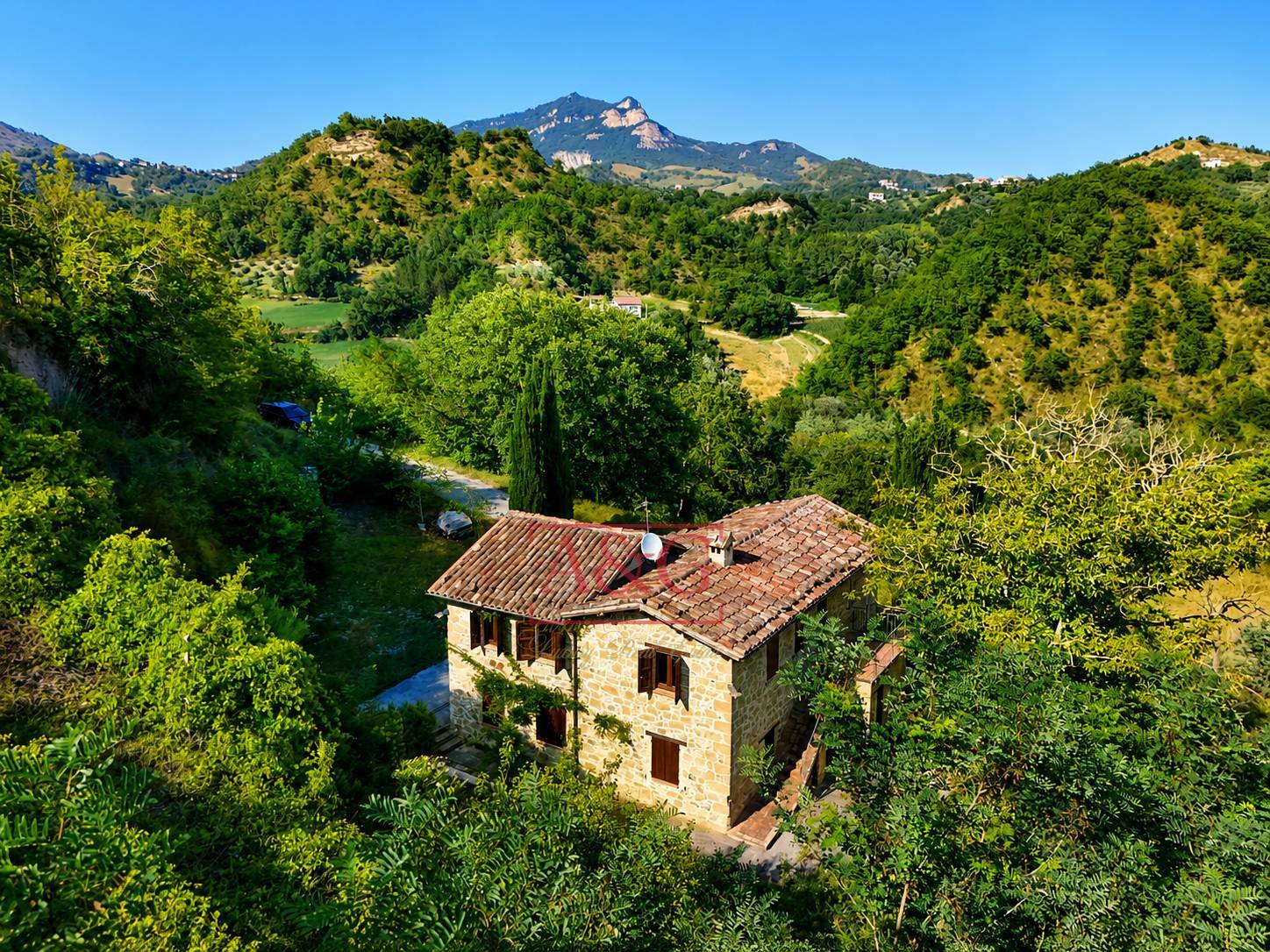 Casale in vendita a Venarotta, Campagna
