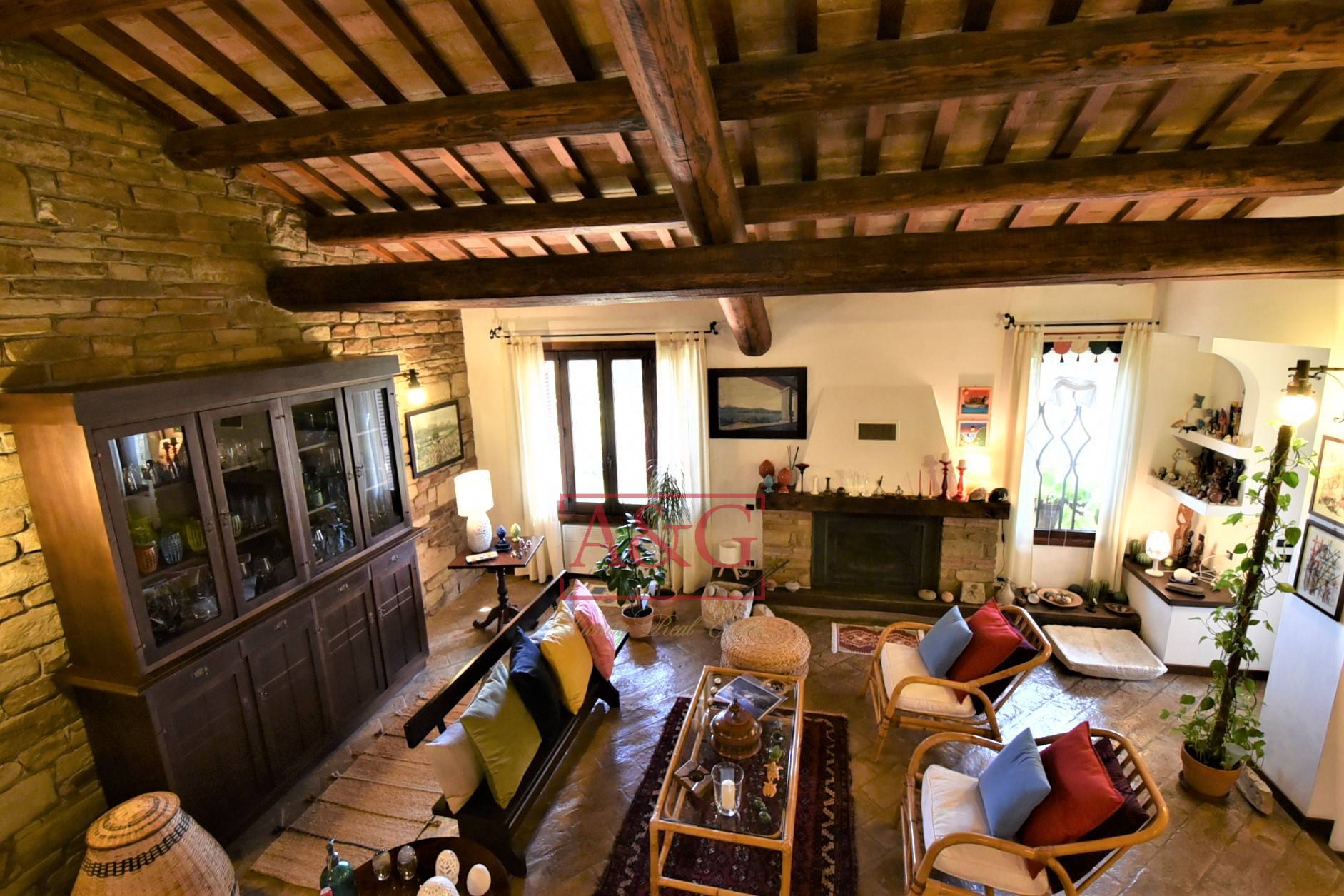 Casale in vendita a Falerone, Campagna