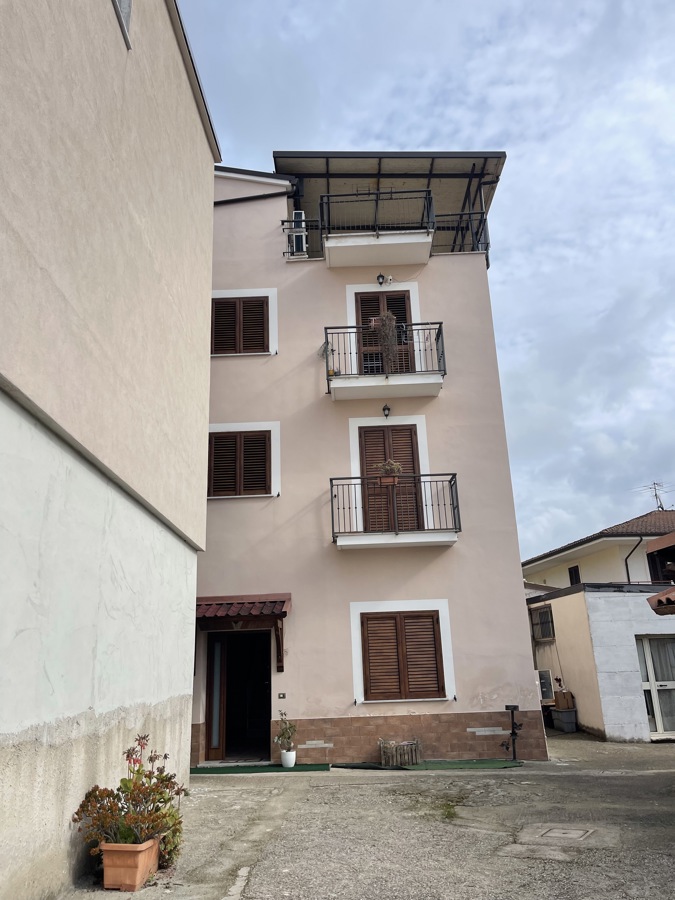 Stabile/Palazzo in vendita a Santi Cosma e Damiano