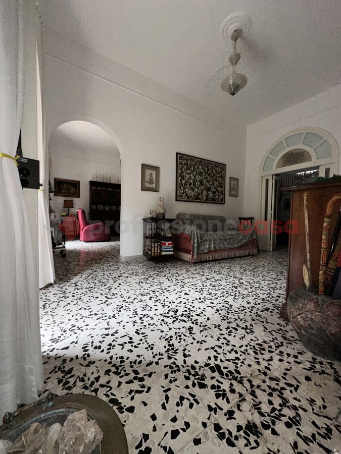 Villa con giardino a Castelforte