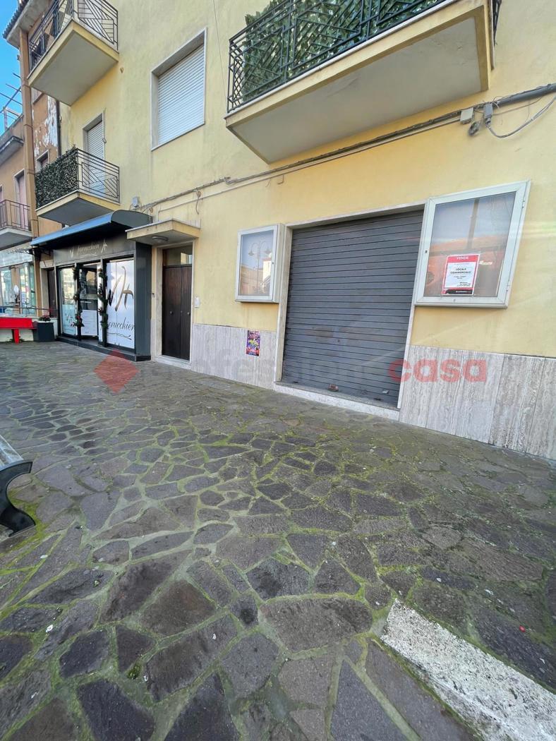 Negozio in vendita a Minturno