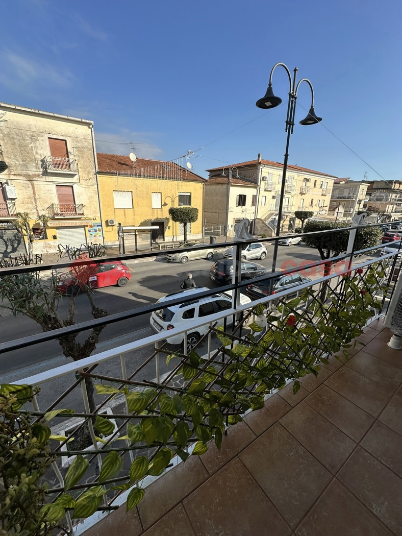 Quadrilocale con box a Minturno