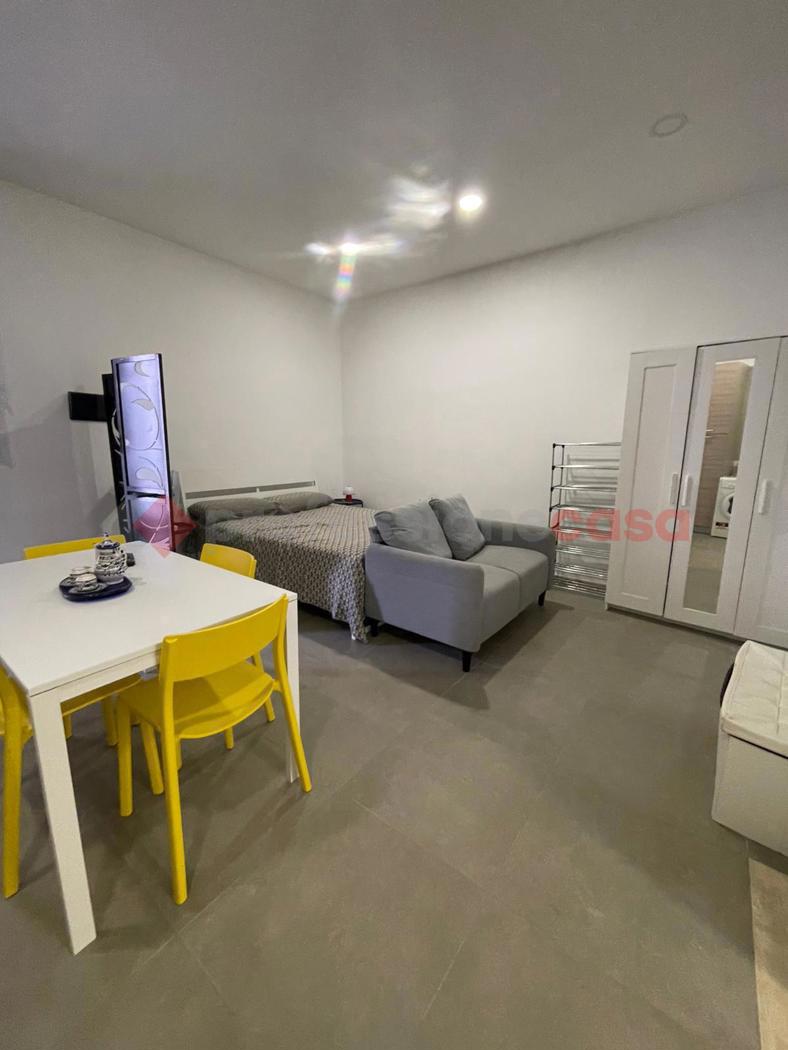 Monolocale arredato in affitto a Minturno