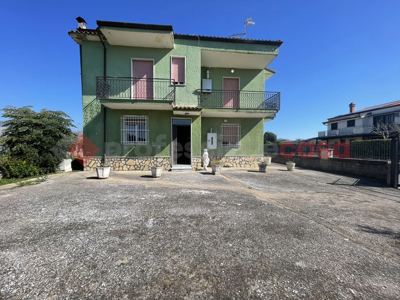 Quadrilocale con giardino a Minturno