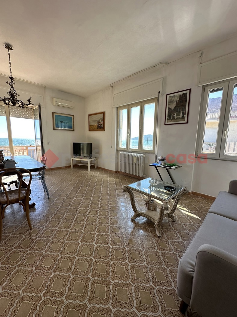 Appartamento arredato in affitto a Minturno