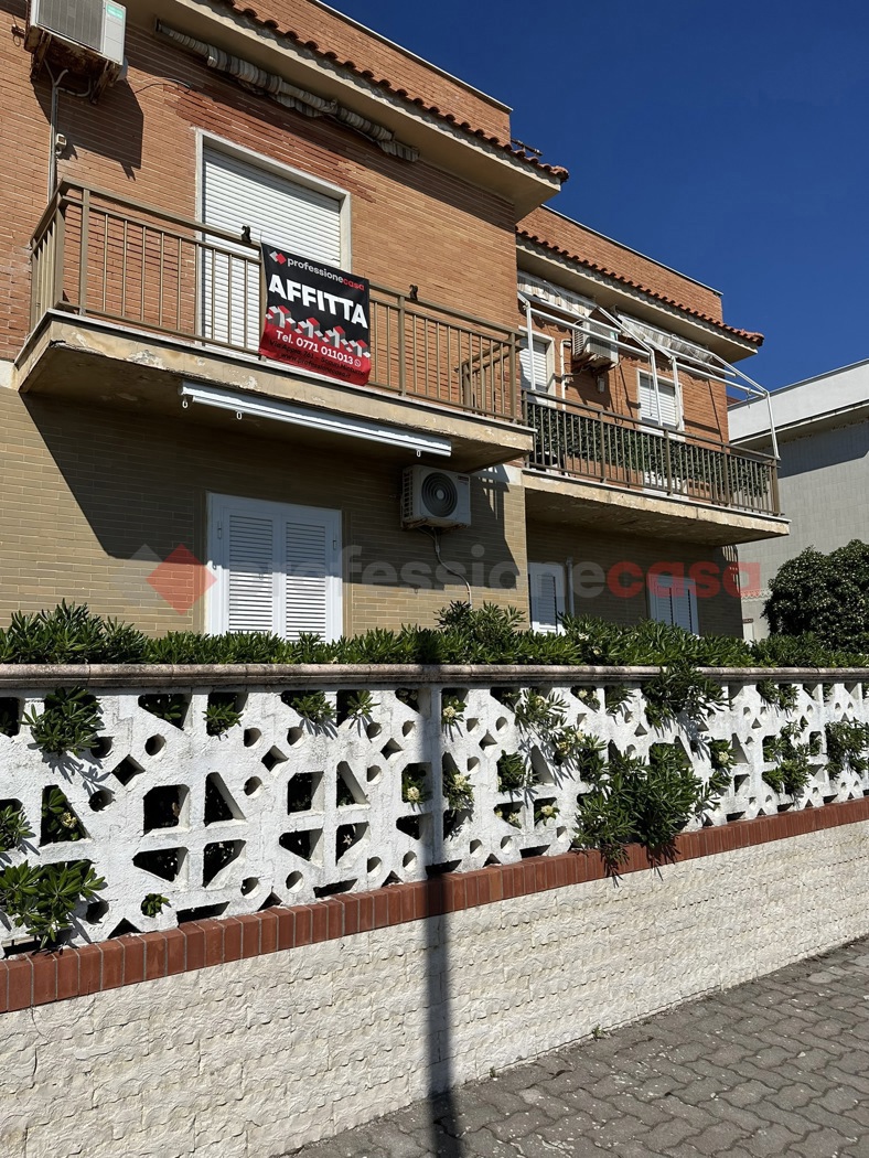 Appartamento arredato in affitto a Minturno