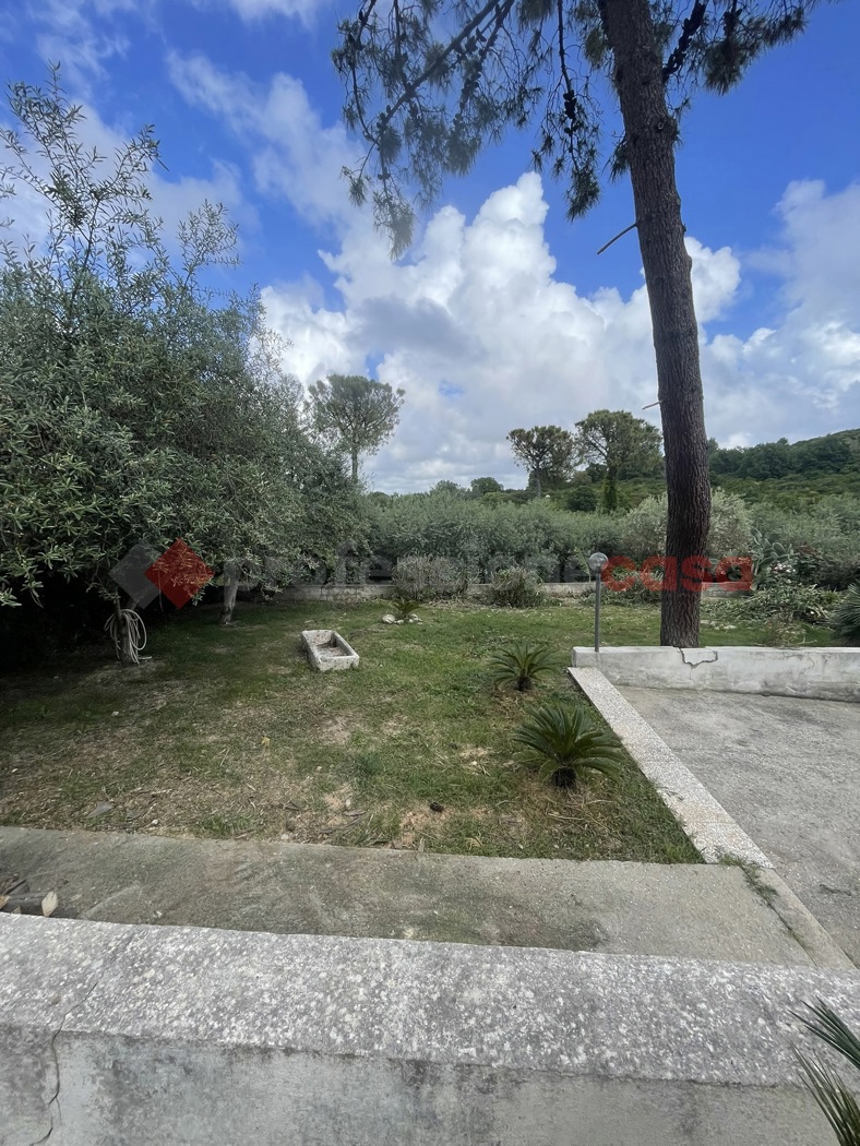 Villa arredata in affitto a Minturno