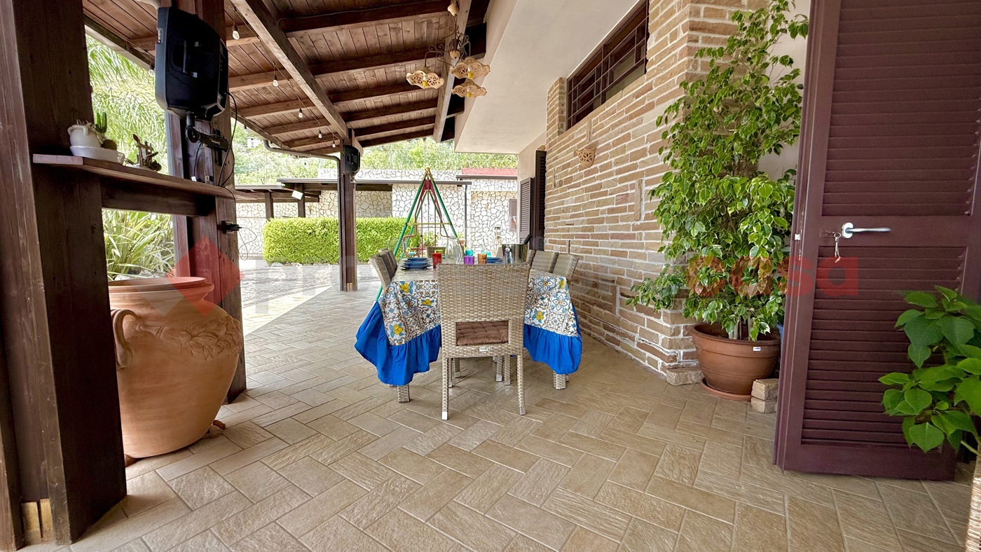 Villa con giardino a Spigno Saturnia